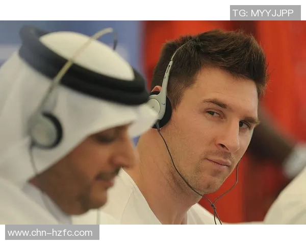 足球明星帅气亮相视频展现风采引发球迷热议与期待